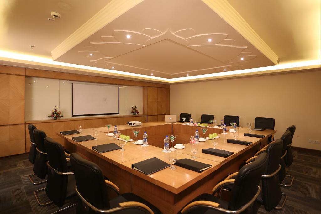 Country Inn & Suites By Radisson, Meerut Exterior foto