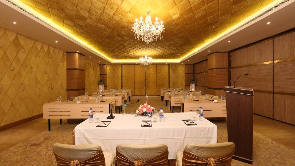 Country Inn & Suites By Radisson, Meerut Exterior foto
