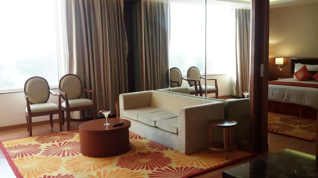 Country Inn & Suites By Radisson, Meerut Exterior foto