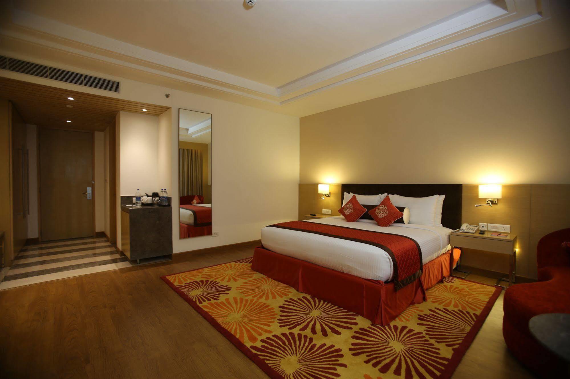 Country Inn & Suites By Radisson, Meerut Exterior foto