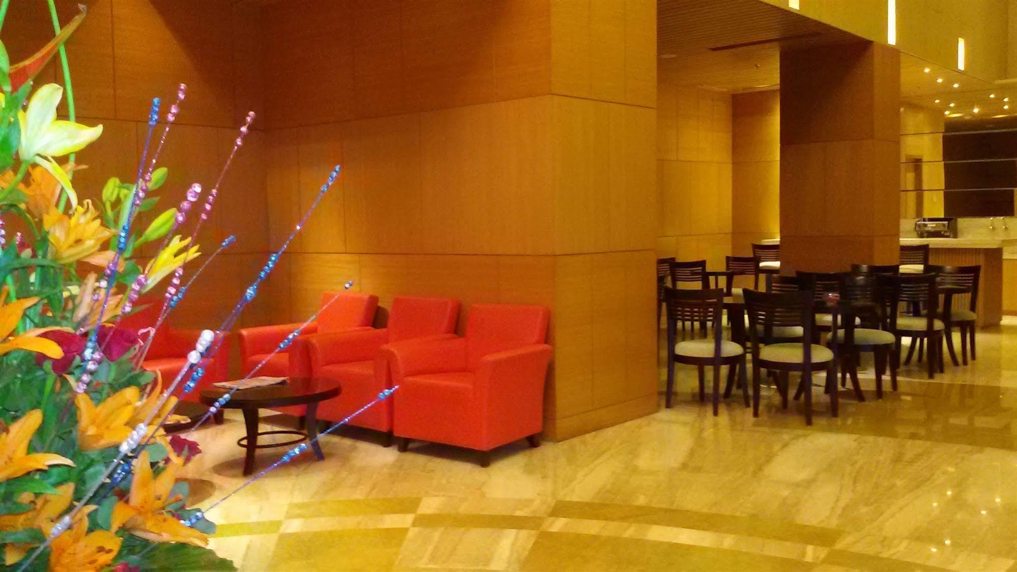 Country Inn & Suites By Radisson, Meerut Exterior foto